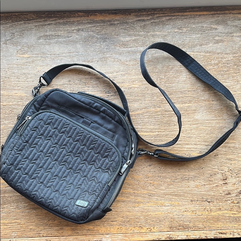 LUG Ranger Black Quilted Crossbody Bag Travel ~as new~